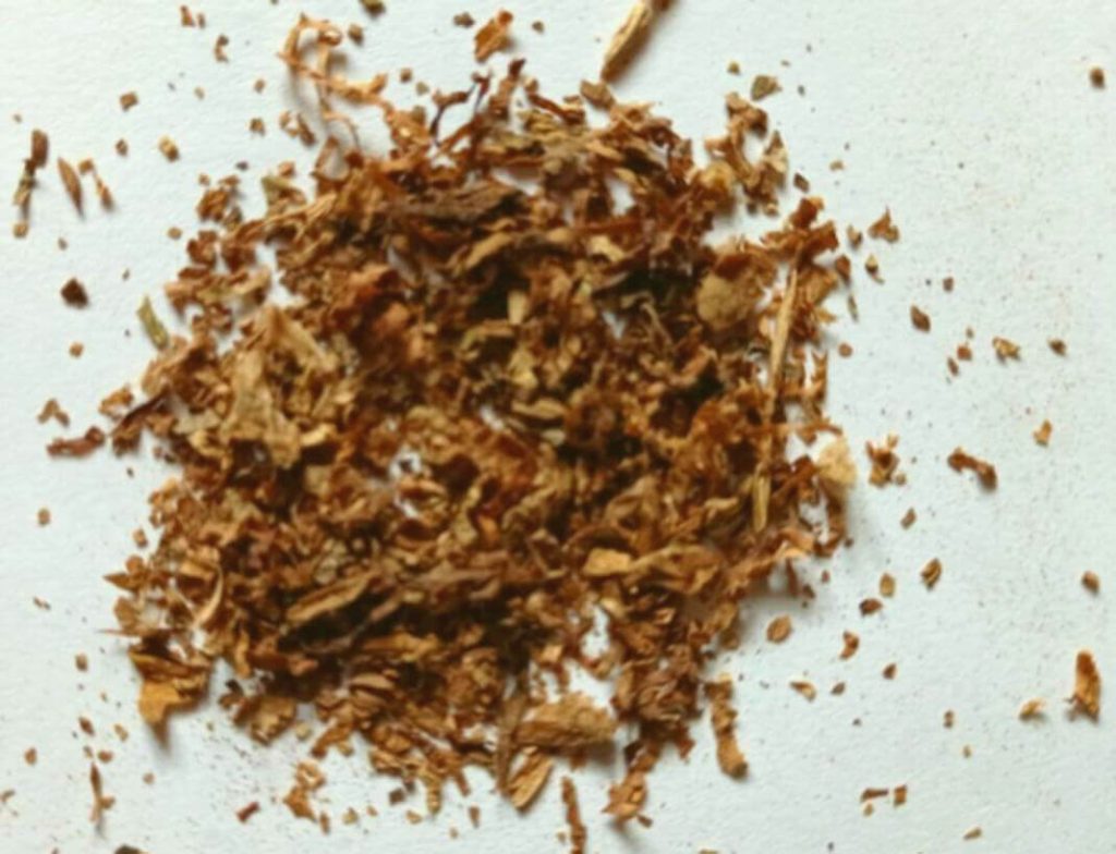 Shredded tobacco leaves and stems